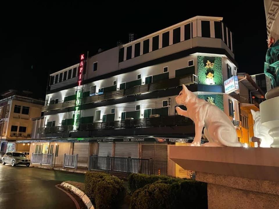 Kapit Hotel Kuching Exterior photo