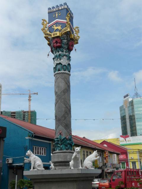 Kapit Hotel Kuching Exterior photo