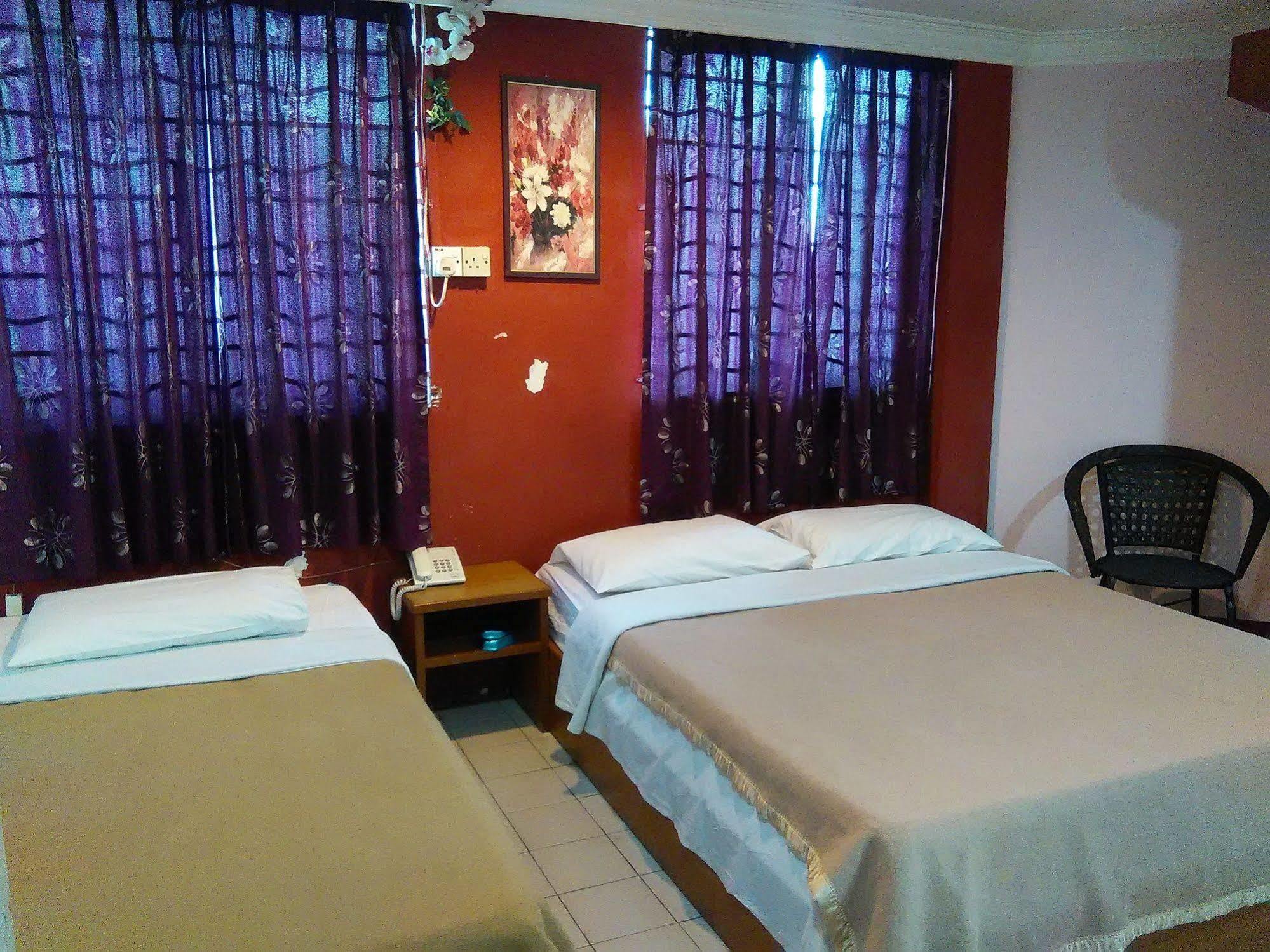 Kapit Hotel Kuching Exterior photo